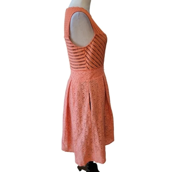 New York & Company Coral Lace Sleeveless Fit‎ and Flare Dress Size Small - Picture 3 of 5